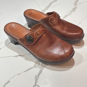Nurture | Women’s Brown Leather Embroidered Mules Clogs 8.5